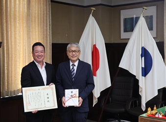 transcosmos donates to Wakayama Prefecture via the corporate furusato nozei, receives the Medal of Dark Blue Ribbon and a certificate of appreciation